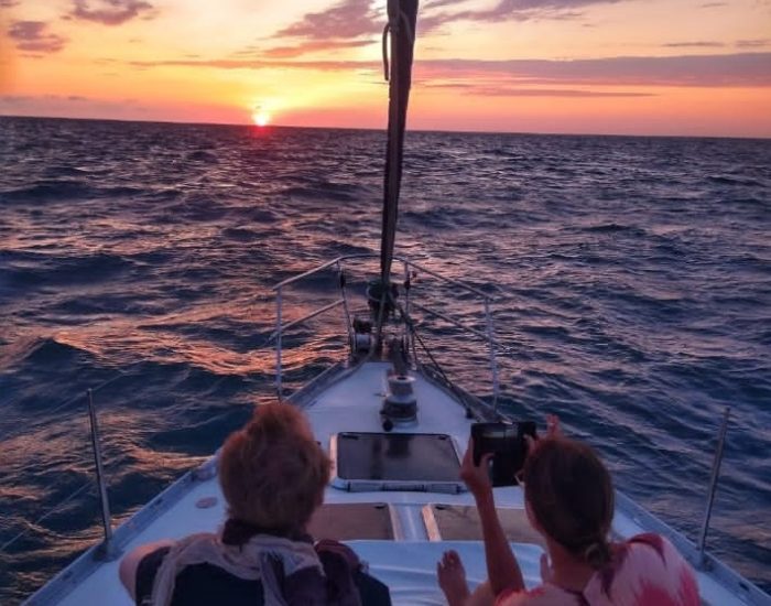 TOUR SUNSET